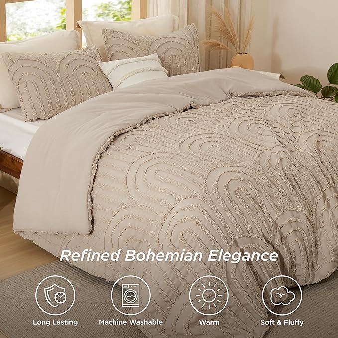 Bedsure Boho Tufted Khaki Comforter Set Queen Size, GentleSoft™ 3 Pieces Boho Farmhouse Decor Bedding, Arch Shabby Chic Bedding for All Seasons, 1 Bed Comforter, 2 Pillow Shams, 90x90 Inches
