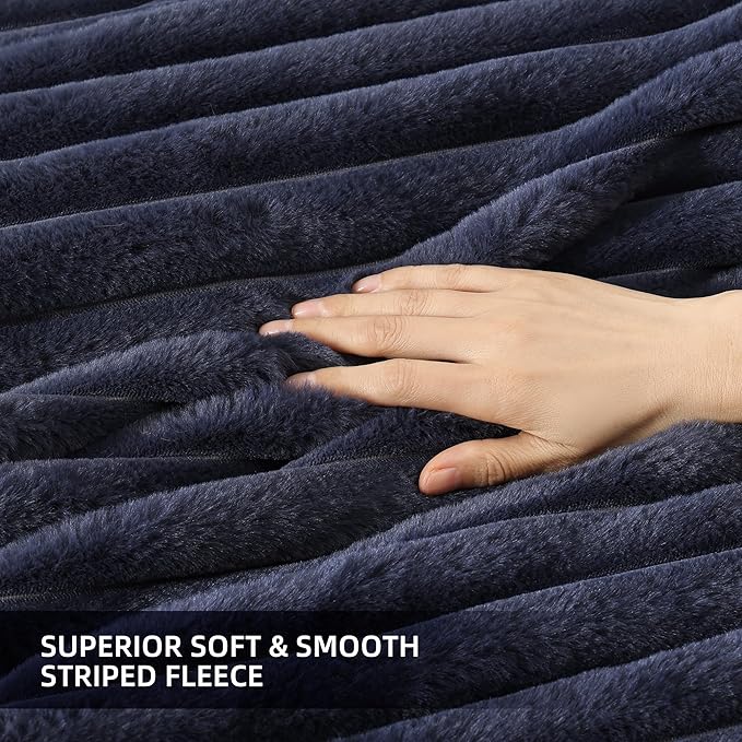 Smoofy Fluffy Full Size Comforter Sets 3 Pieces - Navy Blue Fleece Fluffy Comforter Set, Luxury Fuzzy Full Bed Set, Soft Comforter Full Size All Season, Heavy Faux Fur Comforter with 2 Pillow Cases