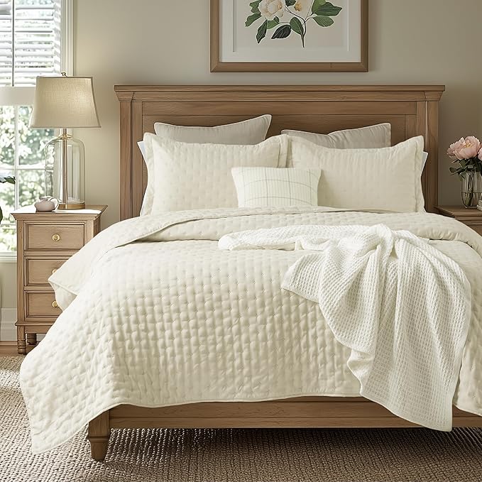 Bedsure Quilts Queen Size - Ivory Bedspread Queen Size & Lightweight Comforter, Modern Cottage Coverlet with Clover Pattern, Ultra Soft All-Season Bedding, 90 x 96 Inches