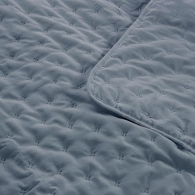 ROARINGWILD Dusty Blue King Size Quilt Bedding Set, Lightweight Soft Bedspread, Farmhouse Rustic Country Coverlet, Thin Cloud Comforter for Spring Summer, 2 Pillow Shams, 104x90 inches