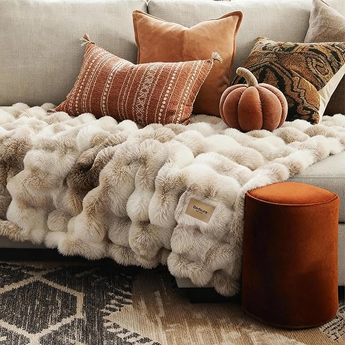 Bedsure GentleSoft Fluffy Fuzzy Twin Blanket, Soft Cozy Fleece Faux Fur Blanket, Pink Decorations Minky Velvet Couch Cover, Thick Warm Plush Women Men Birthday Gifts, 870GSM, Tie-dye Taupe