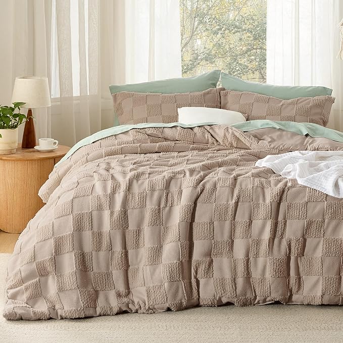 Bedsure Twin/Twin XL Size Comforter Set Khaki, Boho Tufted Bed Set, Checkered Farmhouse Shabby Chic Bedding, 2 Pieces, 1 Plaid Geometric Comforter and 1 Pillow Sham