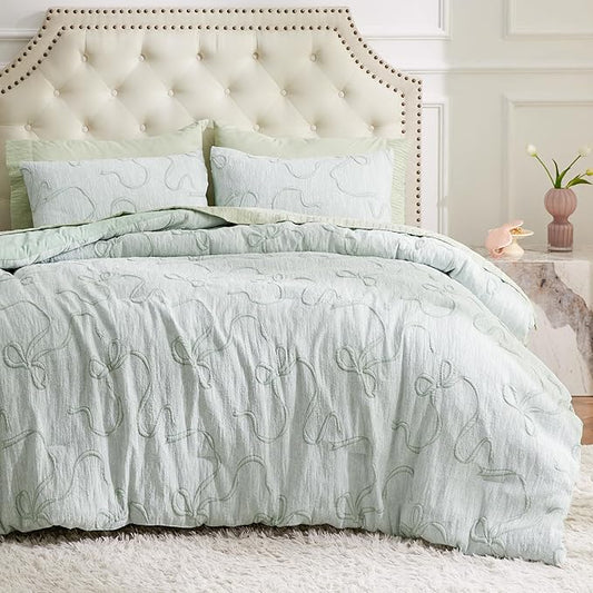 Bedsure Queen Comforter Set, GentleSoft™ 3 Pieces Bow Cute Bedding Green Room Decor Aesthetic, Queen Bedding Sets Gifts for Her Women, 1 Bed Green Comforter, 2 Pillow Shams, 90x90 Inches