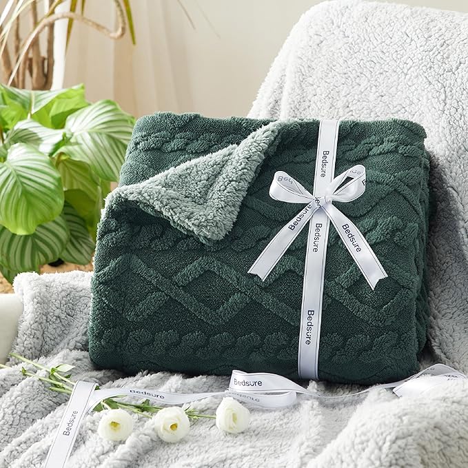 Bedsure Gentlesoft Sherpa King Size Blanket for Bed- Fleece Fluffy & Cozy Cable Jacquard Tufted for Women Gift, Thick and Warm Christmas Blanket for Winter, Dark Green, 108x90 Inches