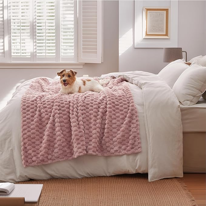 Bedsure Dusty Rose Throw Blanket for Couch - 350GSM Fluffy Plush Bubble Blanket for Bed Home Room Decor, GentleSoft Cute Fleece Soft Cozy Gifts for Women Girls, 50x60 Inches