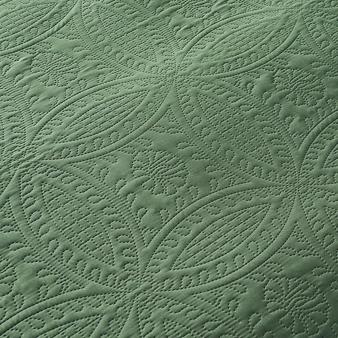 akkialla Queen Quilt Bedding Set,Olive Green Ultrasonic Full/Queen Quilt Set,Lightweight Soft Bedspread Coverlet,Modern Style Coin Pattern Bed Cover for All Seasons,3 Piece(1 Quilt,2 Pillow Shams)