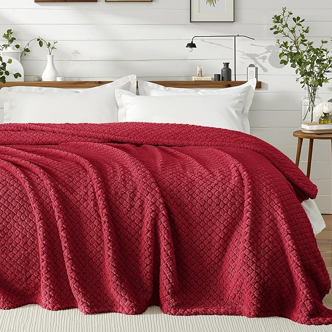 Exclusivo Mezcla Queen Size Fleece Blanket for Bed, Extra Soft Warm Decorative Fuzzy Blanket for Women, Lightweight Cozy Bedding Blankets, 90x90 Inches, Deep Red