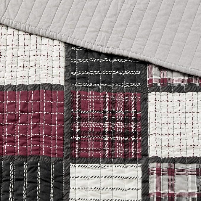 Woolrich Reversible Quilt Cabin Lifestyle Design - All Season, Breathable Coverlet Bedspread Bedding Set, Matching Shams, Oversized Full/Queen, Tulsa Plaid Red/Grey 3 Piece