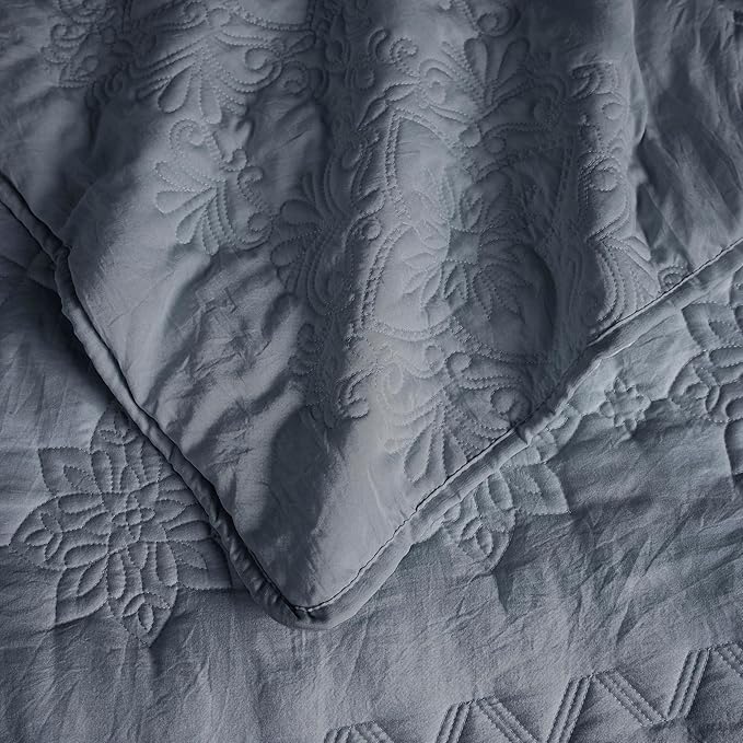 B2EVER Boho Blue Quilt King Size Bedding Sets with Pillow Sham, Bohemian Lightweight Soft Bedspread Coverlet, Farmhouse Floral Vintage Thin Comforter Bed Cover All Season, 3 Pieces, 104x90 inches