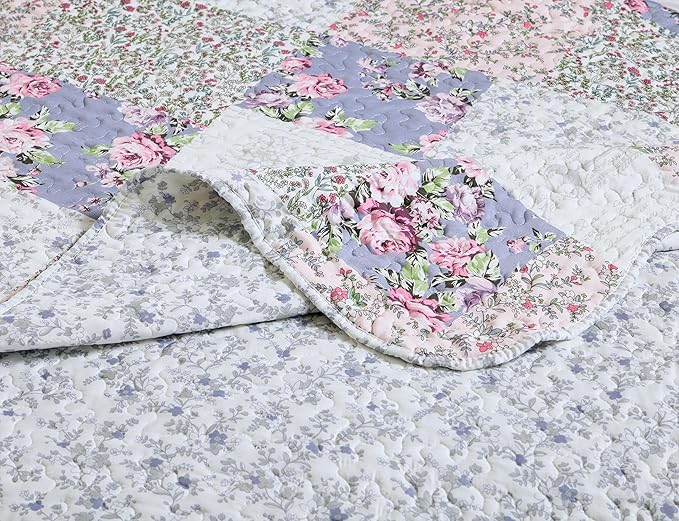 Brilliant Sunshine Roses Toile Quilt Set, 3-Piece Bedding Sets, Traditional Lively Patchwork Design, Washable and Reversible Bedspread, Soft Lightweight Coverlet, All-Season, Full/Queen, Blue Pink