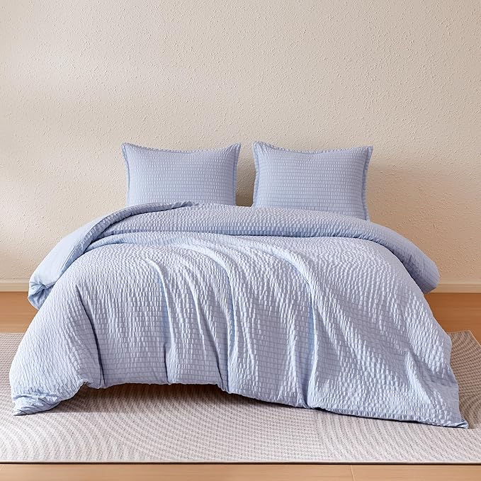 Amazon Basics Duvet Cover Set Jacquard Geometric Microfiber 3-Piece, with 1 Duvet Cover and 2 Pillow Shams, Comforter Not Included, Full, Blue Striped
