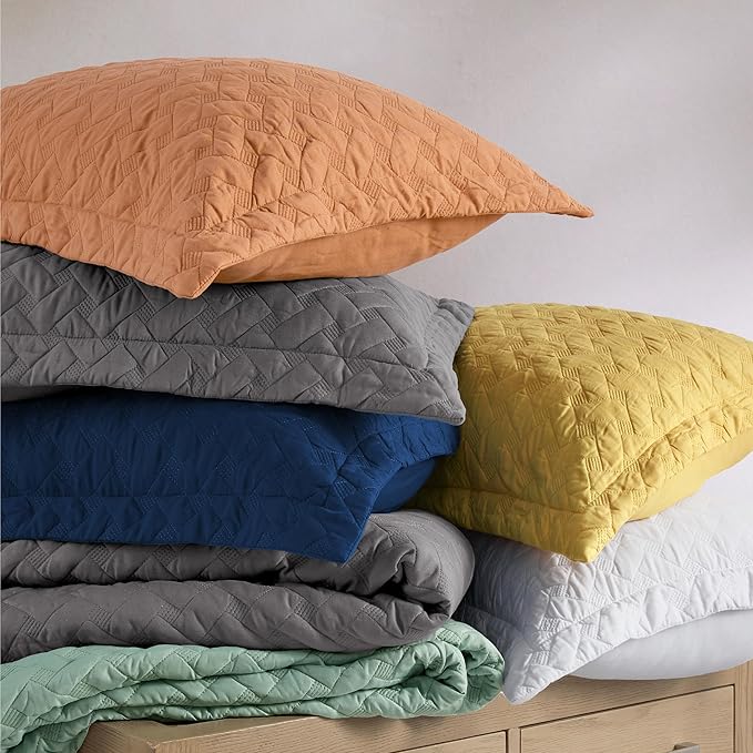 Bedsure Quilts California King Size - Lightweight Bedspreads Cal King Size with Basket Weave Pattern, Soft Quilt Bedding, Grey Comforter Coverlet for All Seasons (111" x 106")