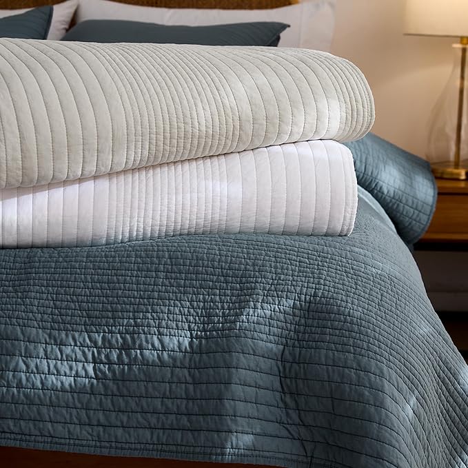 palassio Striped White 100% Cotton Quilt King Size Bedding Sets, Lightweight Crinkly Channel Pick Stitch Textured Bedspread Soft Shabby Chic Farmhouse Country Coverlet for All Season, 2 Shams