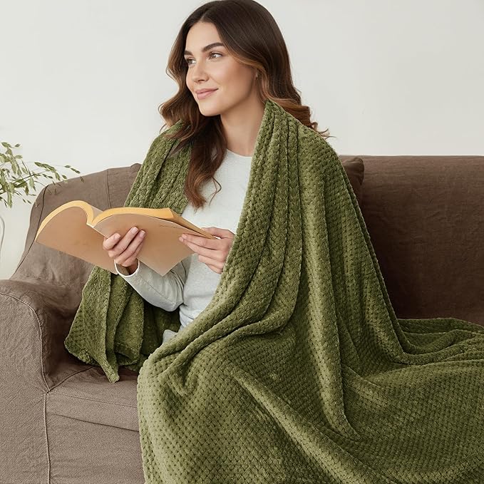 Exclusivo Mezcla Fleece Bed Blanket Twin Size, Super Soft and Warm Blankets for Couch, Sofa and Bed Waffle Textured, Cozy, Fuzzy and Lightweight (Olive Green, 60x80 Inches)