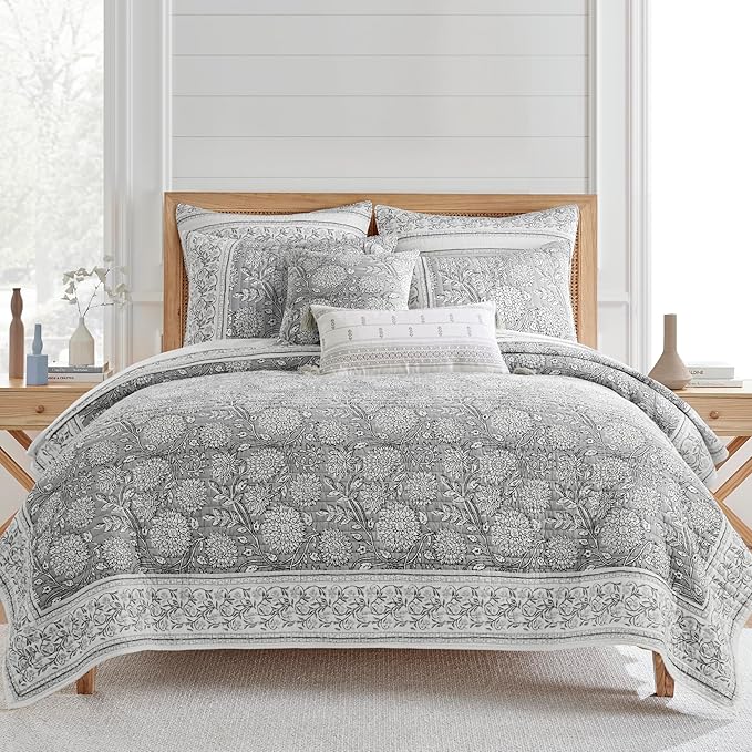 Levtex Home Adare Grey Reversible Twin/Twin XL Quilt Set (68x86in) with 1 Pillow Sham (26x20in) - Floral Bedding - Grey White - Cotton Twin Size Quilt Bedding Set - Lightweight, Soft, Pre-Washed