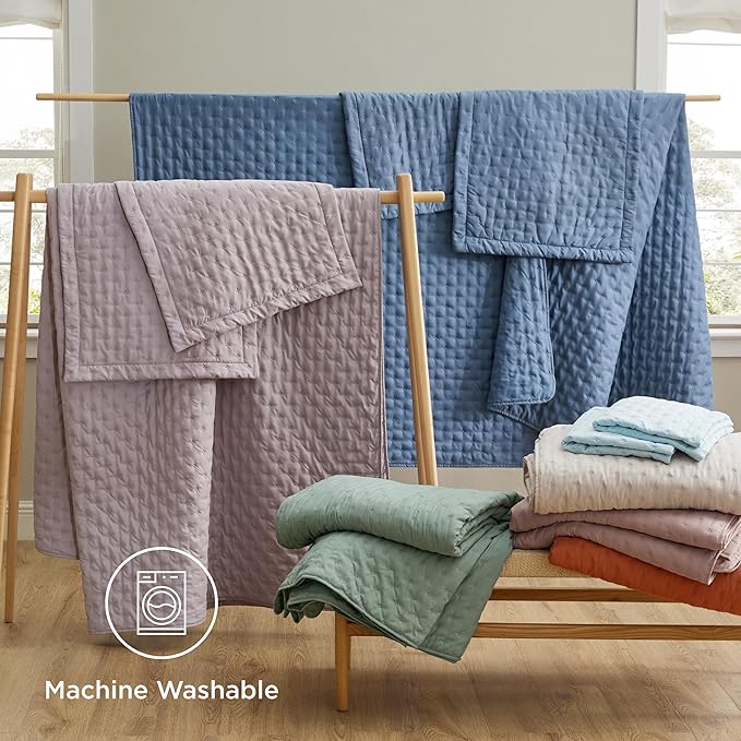 Bedsure King Quilt - Purple Bedspread King Size & Lightweight Comforter, Modern Farmhouse Coverlet with Clover Pattern, Ultra Soft All-Season Bedding, 106 x 96 Inches