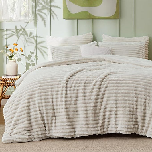 Bedsure King Size Comforter Set - GentleSoft™ 3 Pieces Fluffy Double-Side Fleece Comforter Set, Cozy Striped Room Decor Aesthetic, Luxury Linen King Bedding with 2 Pillowcases, 104x90 Inches