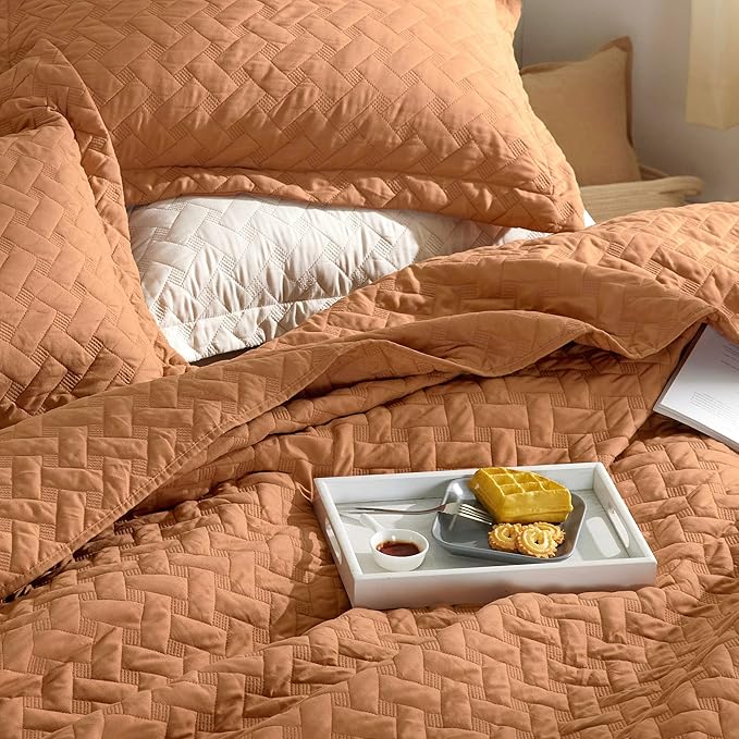 Bedsure Quilts King Size - Lightweight Bedspreads King Size with Basket Weave Pattern, Soft Quilt Bedding, Hazel Brown Comforter Coverlet for All Seasons (106" x 96")