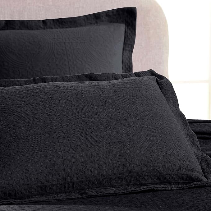 Superior Cotton Fleur De Lis Bedspread Set, Warm Blankets, All-Season Bedding, Bedroom Decor, Decorative Boho Medallion Coverlet, Includes 1 Bedspread, 2 Pillow Shams, Full, Black