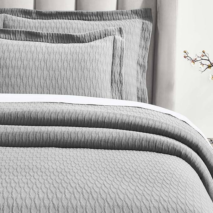 Superior 3 Piece Cotton Bedspread Set, Home Bed Decor, Decorative Bed Spread, 2 Pillow Shams, Medium Weight Blanket, Matelasse Coverlet, Bedding Essentials, Calvert Collection, King, Grey