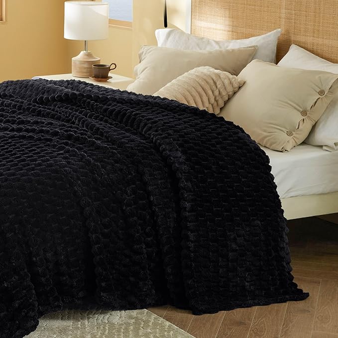 Bedsure Blanket Queen Size for Bed - 350GSM Fluffy Plush Bubble Blanket Queen Size for Home Room Decor, GentleSoft Cute Fleece Soft Cozy Gifts for Women Girls, Black, 90x90 Inches