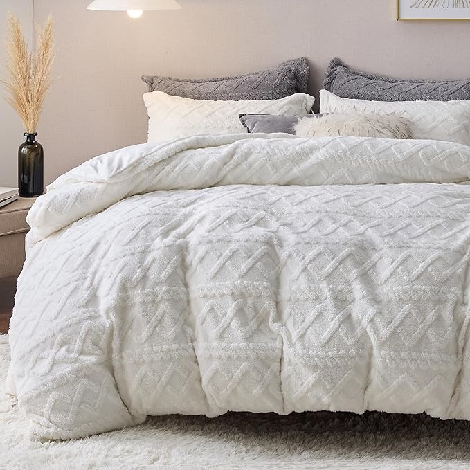 Bedsure Fluffy Flannel Duvet Cover Set - Faux Fur Comforter Cover Queen Size, White Warm Plush Bedding for Winter, 3-Piece Set with Zipper Closure (90"x90") and 2 Pillow Shams
