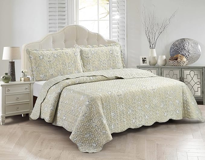 Brilliant Sunshine Classic Grey Floral Toile in Beige Background, 3-Piece Quilt Set with 2 Shams, Reversible Bedspread, Soft Lightweight Coverlet, All-Season, King, Beige