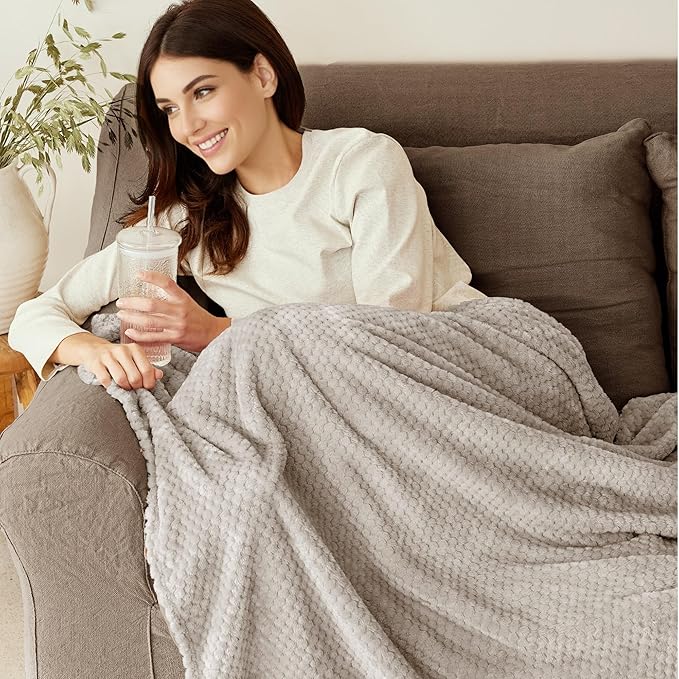 Exclusivo Mezcla Fleece Throw Blanket Extra Large, Super Soft and Warm Blankets for Couch, Sofa and Bed Waffle Textured, Cozy, Fuzzy and Lightweight (Tan, 50x70 Inches)