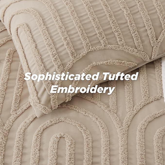 Bedsure Boho Tufted Khaki Comforter King Size, GentleSoft™ 3 Pieces Boho Farmhouse Decor Bedding, Arch Shabby Chic Bedding for All Seasons, 1 Bed Comforter, 2 Pillow Shams, 104x90 Inches