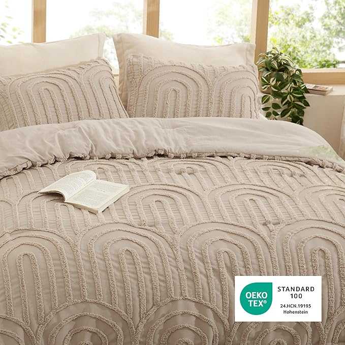 Bedsure Boho Tufted Khaki Comforter Full Size, GentleSoft™ 3 Pieces Boho Farmhouse Decor Bedding, Arch Shabby Chic Bedding for All Seasons, 1 Bed Comforter, 2 Pillow Shams, 82x86 Inches