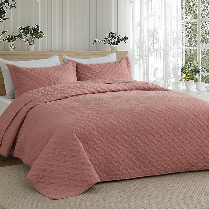 Bedsure Quilts Twin Size - Lightweight Bedspreads Twin Size with Basket Weave Pattern, Soft Quilt Bedding, Grayish Pink Comforter Coverlet for All Seasons (68" x 86")