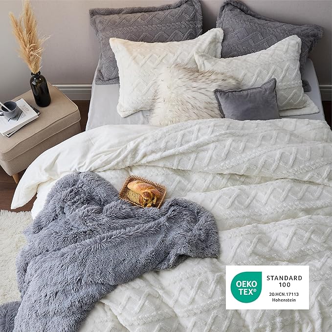 Bedsure Fluffy Flannel Duvet Cover Set - Faux Fur Comforter Cover Queen Size, White Warm Plush Bedding for Winter, 3-Piece Set with Zipper Closure (90"x90") and 2 Pillow Shams