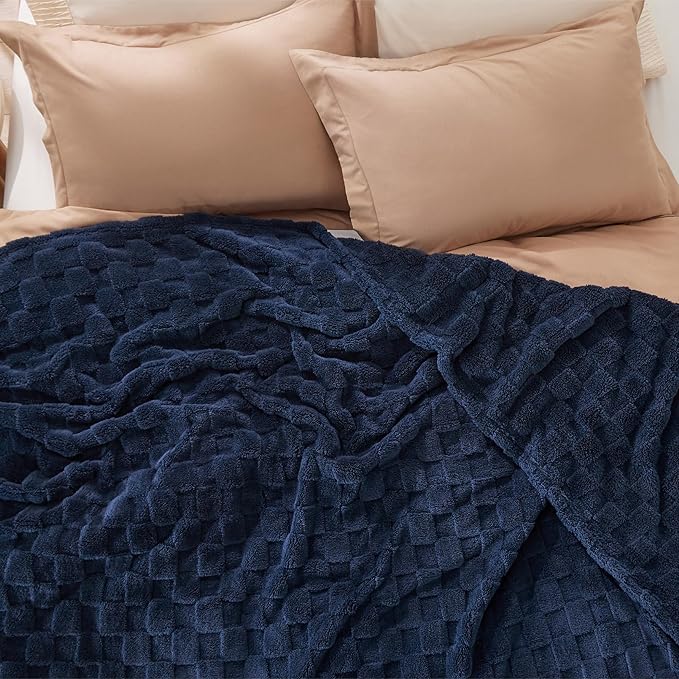 Bedsure GentleSoft King Size Blanket for Bed - Super Soft Cozy Blankets for Women Men Girls, Large Fuzzy Fleece Throw for Bedroom Decor, Navy,108x90 Inches