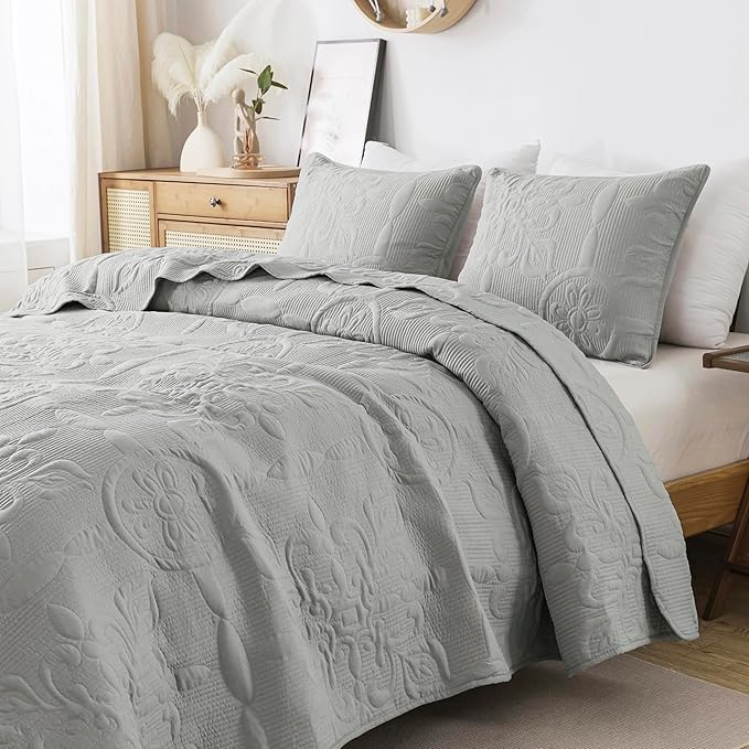 Light Grey Damask Quilt Queen Size Bedding Sets with 2 Pillow Shams, Boho Bedspread Lightweight Soft Farmhouse Vintage Bohemian Coverlet Retro Jacquard Pattern Bed Cover for All Season, 3 Pieces