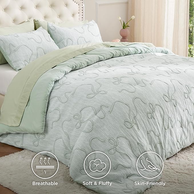 Bedsure Queen Comforter Set, GentleSoft™ 3 Pieces Bow Cute Bedding Green Room Decor Aesthetic, Queen Bedding Sets Gifts for Her Women, 1 Bed Green Comforter, 2 Pillow Shams, 90x90 Inches