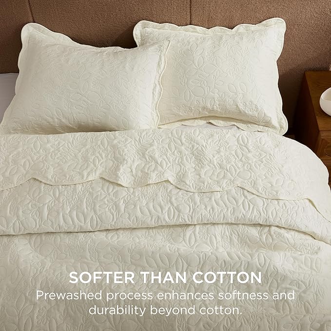 Bedsure Quilts Queen Size - Ultra Soft Pre-Washed Cloud-Like Bedding, All-Season Lightweight Comforter for Country Bedroom, Leaf Design Coverlet in Cream Yellow, 90 x 96 Inches