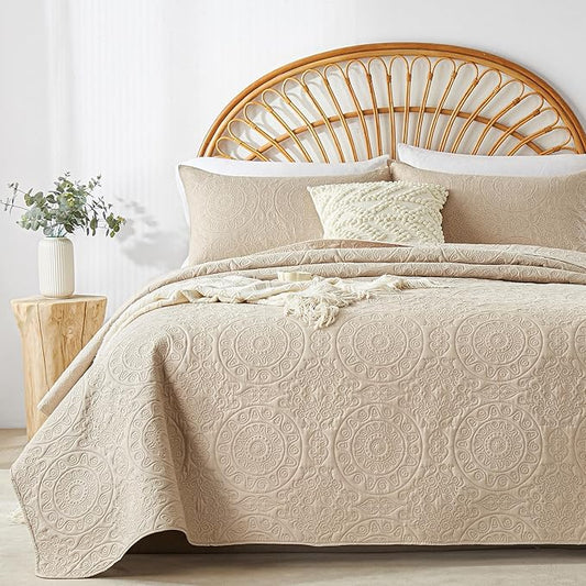 WURUIBO Beige Quilt Set Twin Size, Embossing Microfiber Bedspreads with Pillow Sham, Ligthweight Breathable Thin Coverlet, Reversible Bedding Set for All Season (1 Quilt, 1 Pillow Sham)