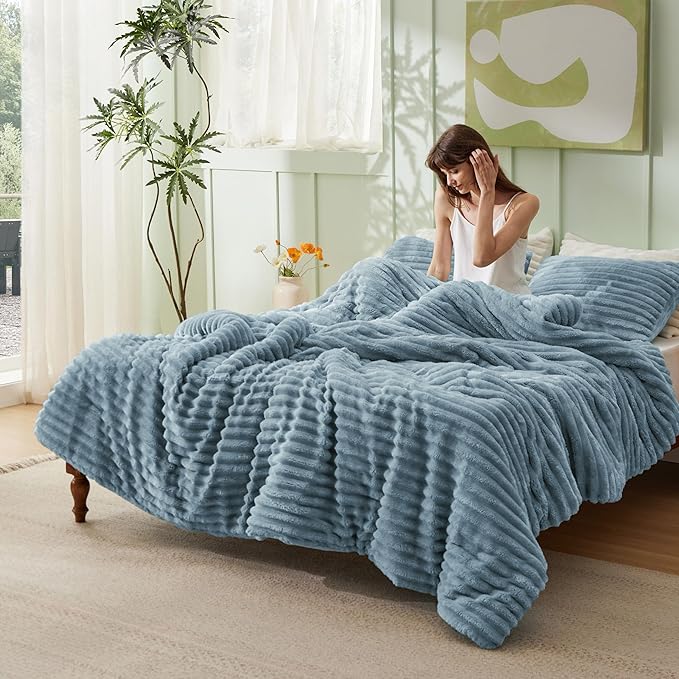 Bedsure Comforter Full Size - GentleSoft™ 3 Pieces Fluffy Double-Side Fleece Comforter Set, Cozy Striped Room Decor Aesthetic, Luxury Mineral Blue Full Size Bedding with 2 Pillowcases, 82x86 Inches