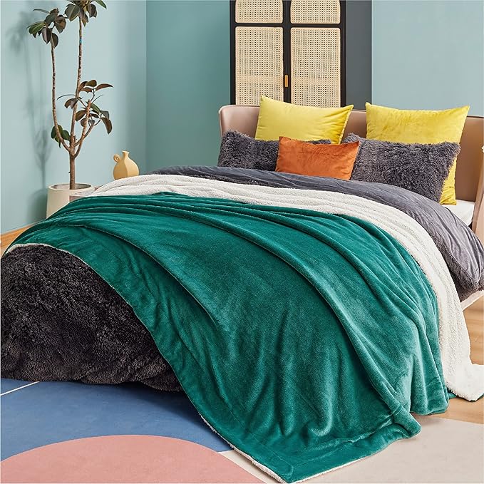 Bedsure GentleSoft Sherpa Fleece Blanket Queen Size for Bed, Non-Heated, Thick and Warm Throw for Women and Men, Soft Fuzzy Plush Queen Christmas Blanket for Winter, Forest Green, 90x90 Inches