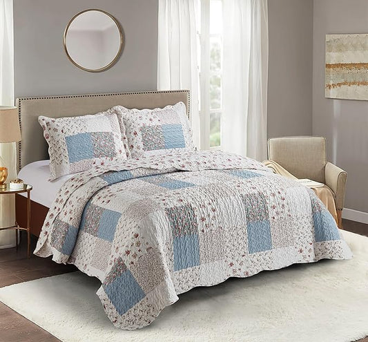 Brilliant Sunshine Pink Rose with Small Blue Check Patchwork, 3-Piece Quilt Set with 2 Shams, Reversible Bedspread, Soft Lightweight Coverlet, All-Season, Full/Queen, Pink Blue