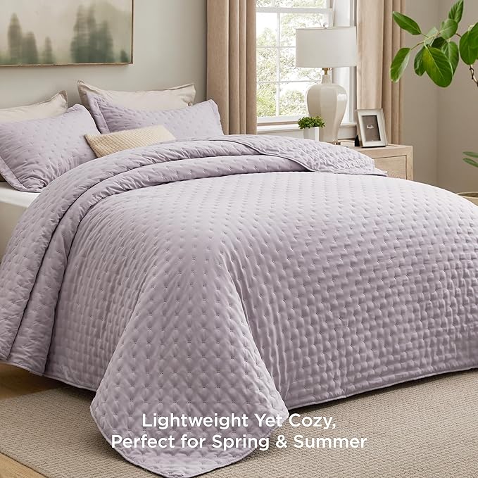 Bedsure Quilts Queen Size - Purple Bedspread Queen Size & Lightweight Comforter, Modern Farmhouse Coverlet with Clover Pattern, Ultra Soft All-Season Bedding, 90 x 96 Inches
