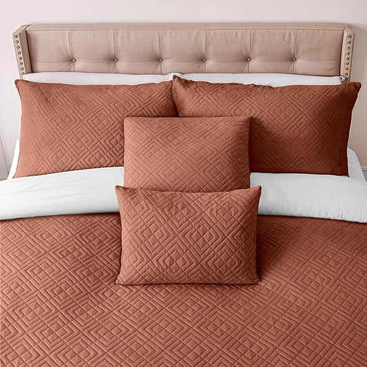 Hearth & Harbor Queen Quilt Set – All-Season Lightweight Bedspread & Coverlet with Pinsonic Weave - 7 Piece Queen Quilt Set with Pillow Shams, Mocha - Queen Diamond