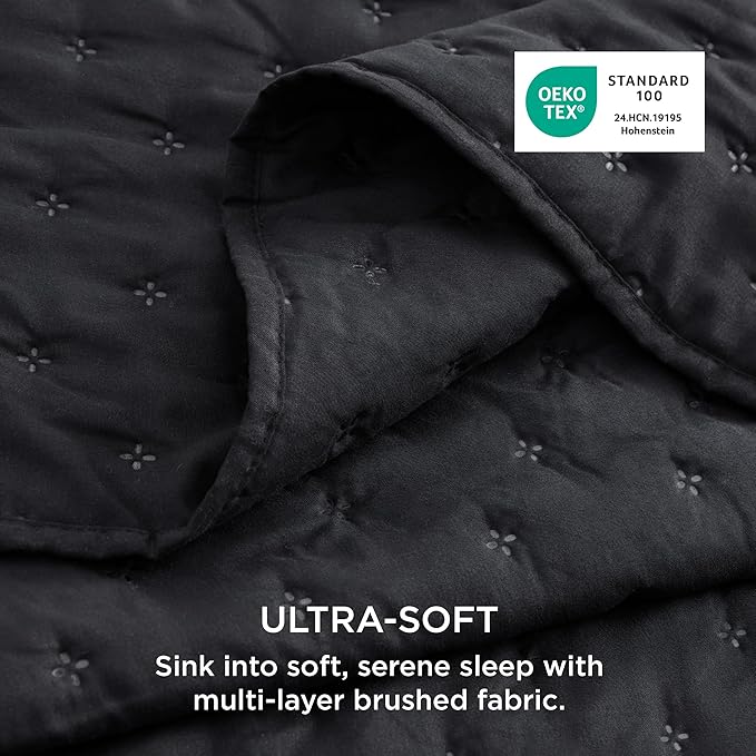 Bedsure Twin Quilt - Ultra Soft Twin XL Quilt Bedding for Dorm Decor, Lightweight All-Season Comforter, Black Bedspread Coverlet with Clover Pattern, 68 x 86 Inches