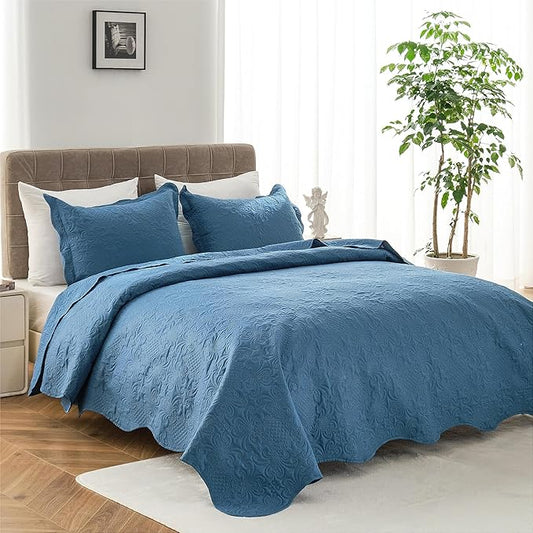 Auemtyn King Size Quilt Set 3 Pieces, Soft Lightweight Summer Bedspread, Reversible Microfiber Bed Coverlet for All Seasons, Spa Blue, Cloud-Floral Pattern (1 Quilt, 2 Pillow Shams)