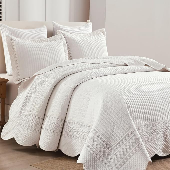 MarCielo 100% Cotton Quilt Set White Lightweight Bedspread with Scalloped Edge, Farmhouse Vintage Bedding, All Season Use(TC Off-White,Queen (98"x102"))