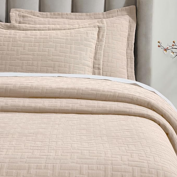 Superior 3 Piece Cotton Bedspread and Sham Set, Home Bed Decor, Decorative Bed Spread, 2 Pillow Shams, Medium Weight, Geometric Matelasse Coverlet, Bedding Essentials, Madrid Collection, Queen, Beige