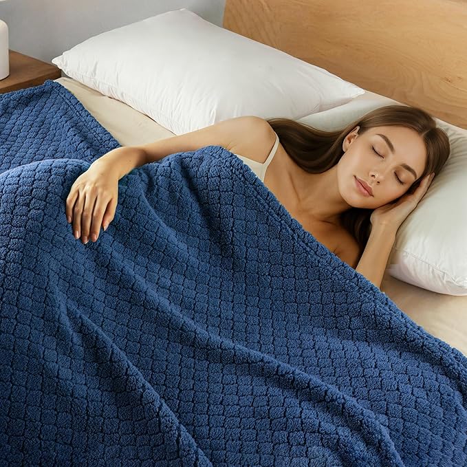 Exclusivo Mezcla Twin Size Fleece Blanket for Bed, Extra Soft Warm Decorative Fuzzy Blanket for Women, Lightweight Cozy Bedding Blankets, 60x80 Inches, Navy Blue