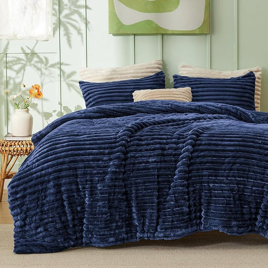 Bedsure King Size Comforter Set - GentleSoft™ 3 Pieces Fluffy Double-Side Fleece Comforter Set, Cozy Striped Room Decor Aesthetic, Luxury Navy King Bedding with 2 Pillowcases, 104x90 Inches