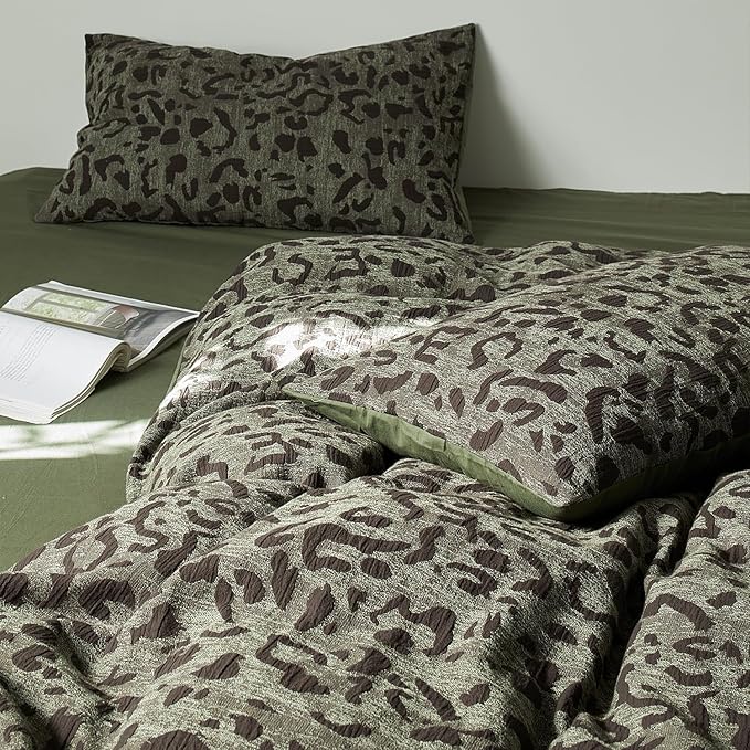 LifeTB Leopard Duvet Cover Queen Yarn-Dyed Cotton Jacquard Duvet Cover Green Leopard Print Floral Bedding Set Animal Cheetah Printed Comforter Cover Boho Farmhouse Bedding Cover with Zipper Closure