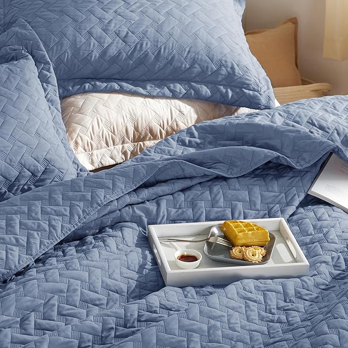 Bedsure Quilts Twin Size - Lightweight Bedspreads Twin Size with Basket Weave Pattern, Soft Quilt Bedding Set, Mineral Blue Comforter Set Coverlet for All Seasons with 1 Pillow Sham (68" x 86")